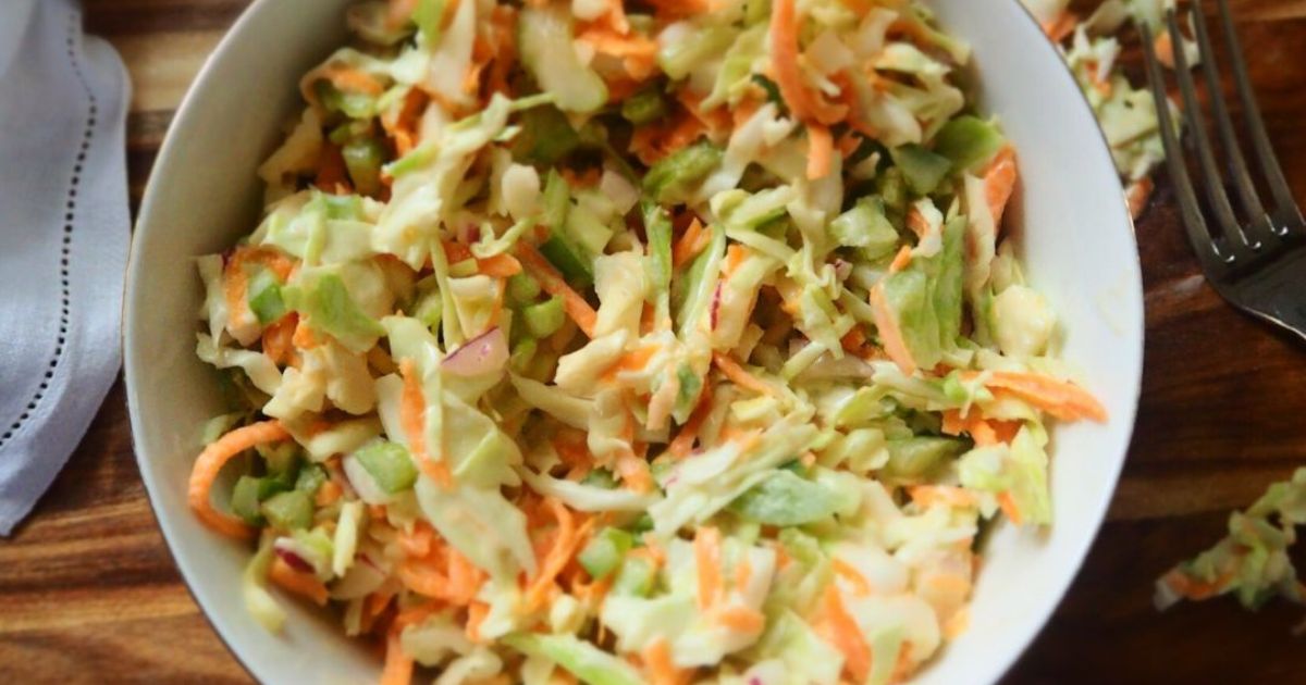 Easy Creamy Coleslaw Recipe (Creamy Cabbage Salad)